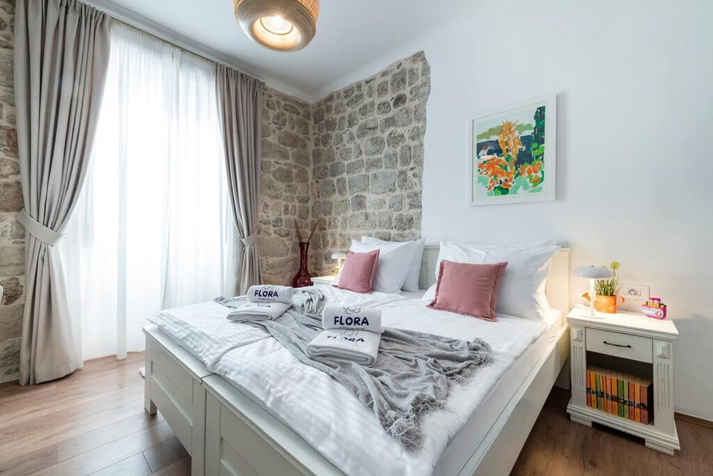 Flora-Heartbeat Old City Three Bedrooms Apartment Dubrovnik Buitenkant foto