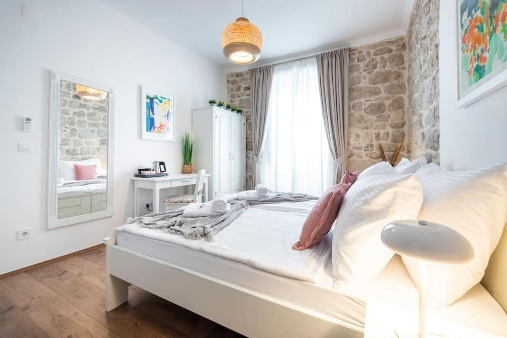 Flora-Heartbeat Old City Three Bedrooms Apartment Dubrovnik Buitenkant foto