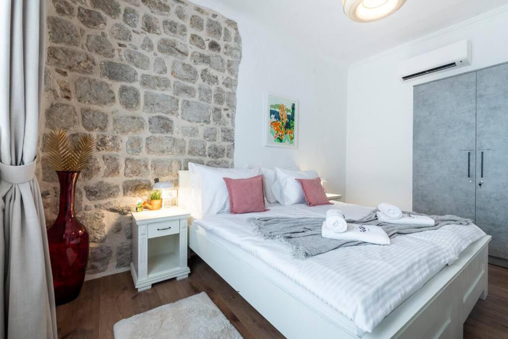 Flora-Heartbeat Old City Three Bedrooms Apartment Dubrovnik Buitenkant foto